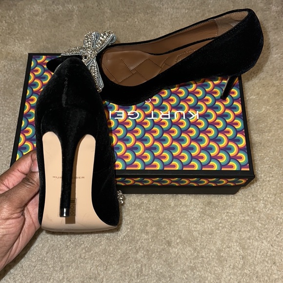 Black suede heels (worn once for a photo shoot) - Picture 3 of 5